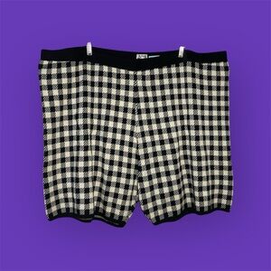 Black and white checkered biker shorts
